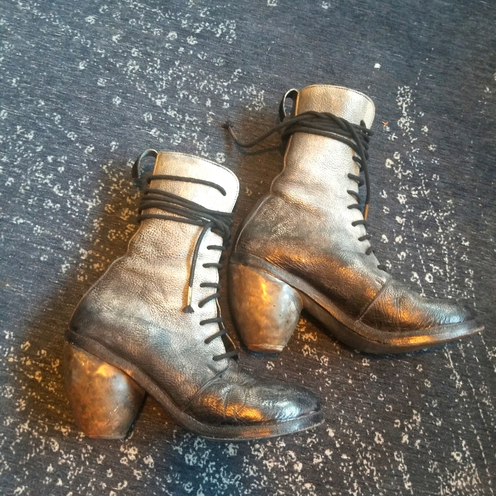 SOLD Nutsa Modebadze NM0033 mid rise boots